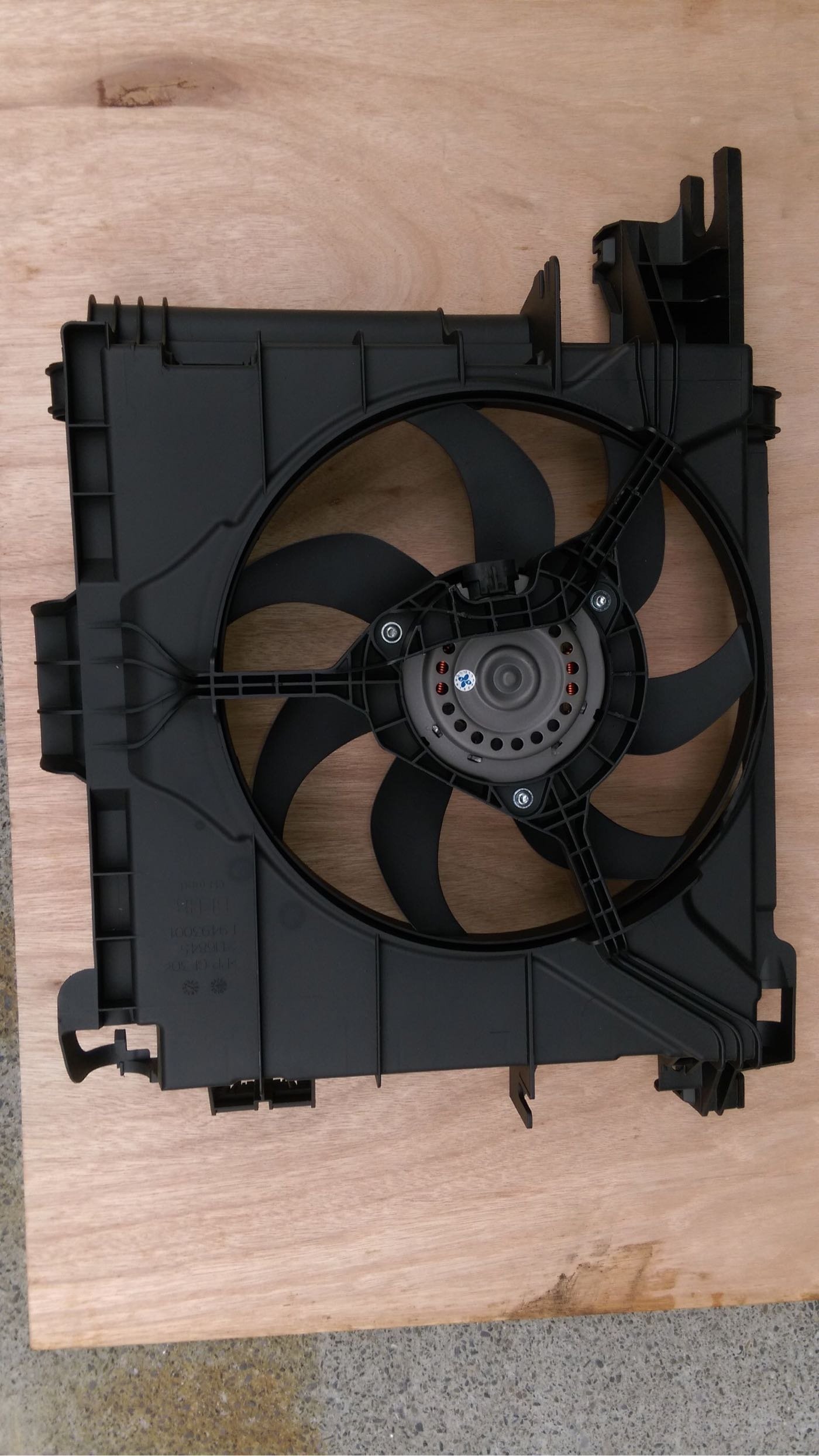 SMART 1.0 水箱風扇'冷氣風扇總成(德國馬達)A0002009323 | Yahoo奇摩拍賣