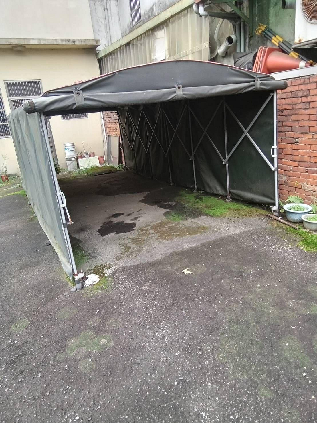 二手 帆布車棚 車棚架 行動車庫 防雨車棚 防雨停車蓬 防雨棚停車庫行動倉庫廉讓中壢面500寬252高185公分自行拆裝