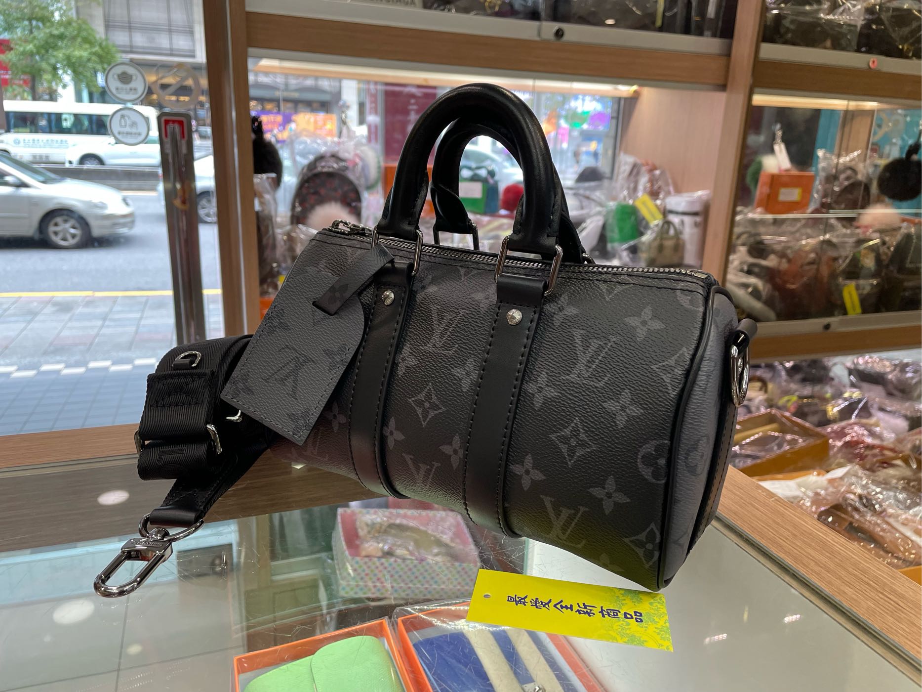 ☆最愛二手精品☆ LOUIS VUITTON LV KEEPALL 25 全新黑灰色字紋拼色雙色迷你手提包斜背包 M46271 Xg7423 男用