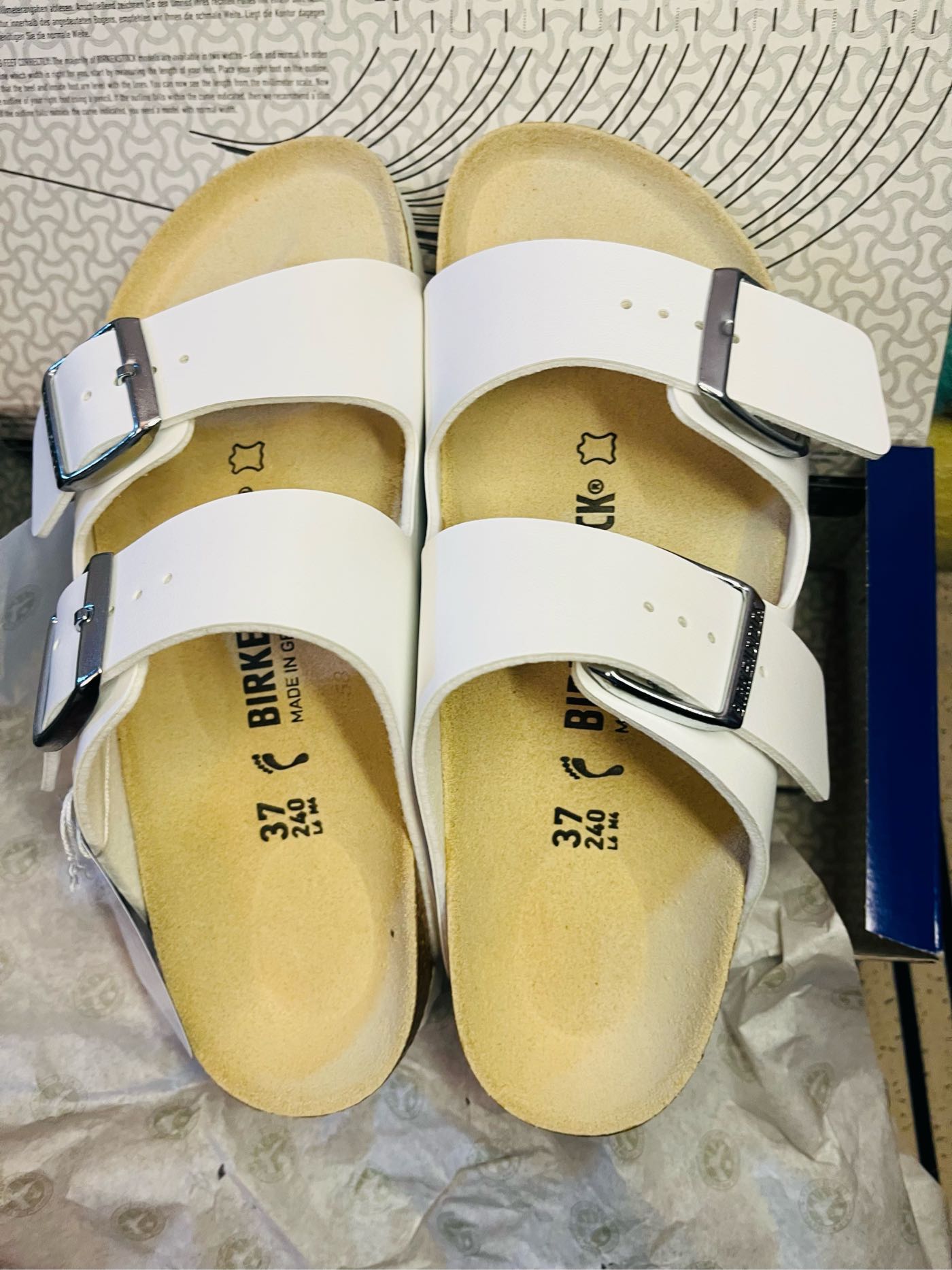 全新現貨勃肯Birkenstock 夏日輕盈Arizona白色EVA拖鞋兩條37大釦