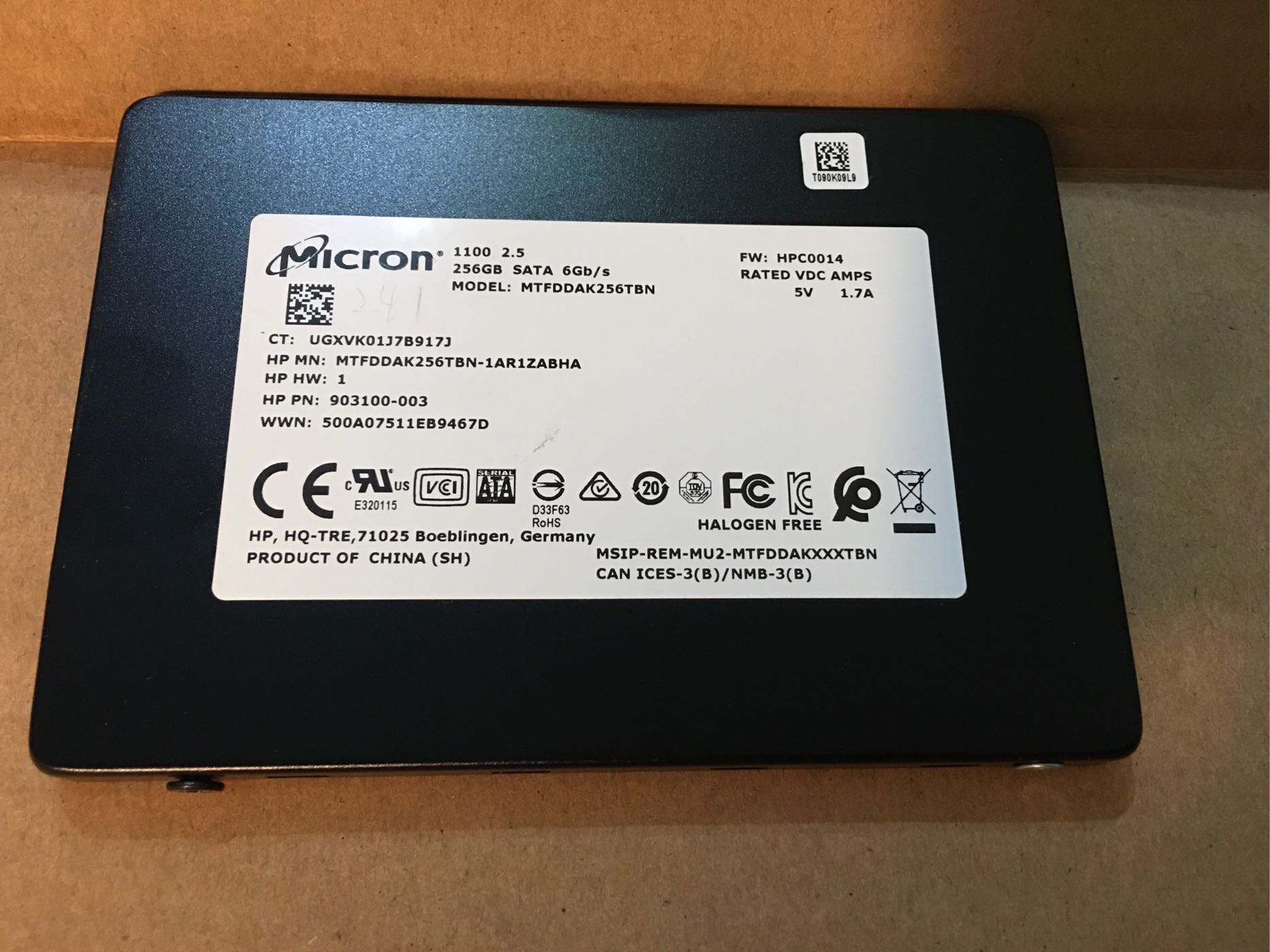 二手近全新 Micron美光1100 SSD 2.5吋 256GB SATA固態硬碟