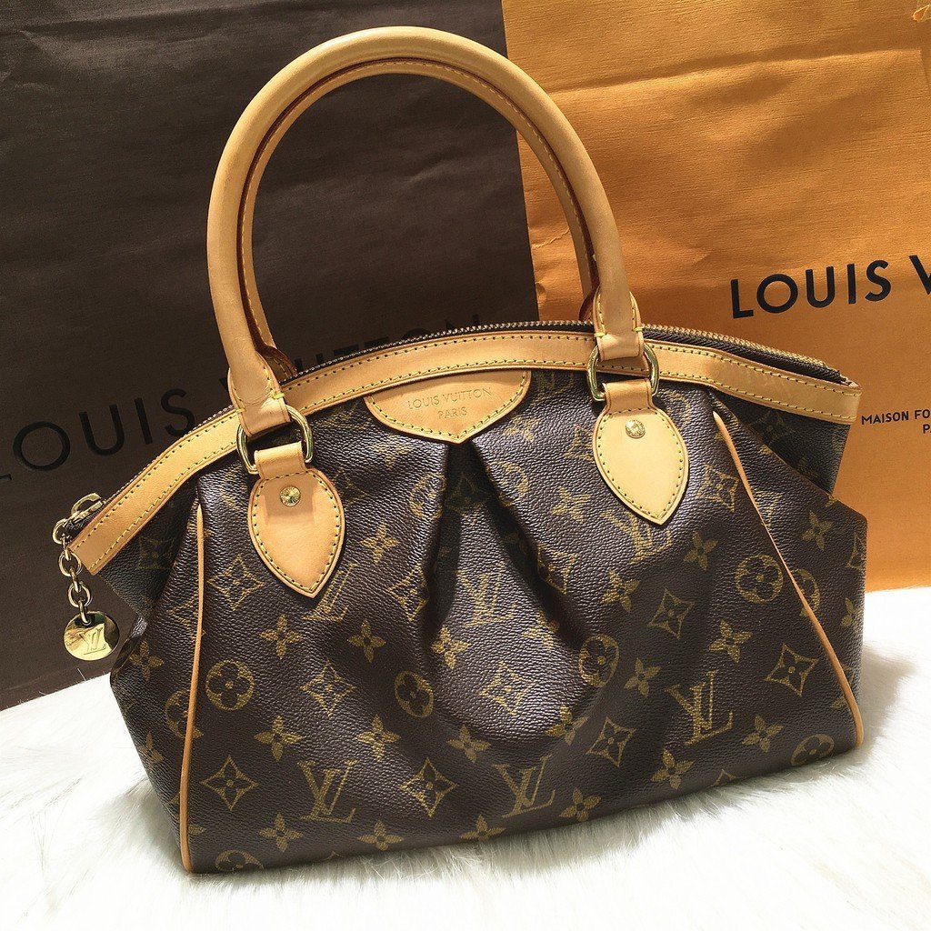 全新Louis Vuitton LV M40143 字紋皺褶水餃包手提包| Yahoo奇摩拍賣