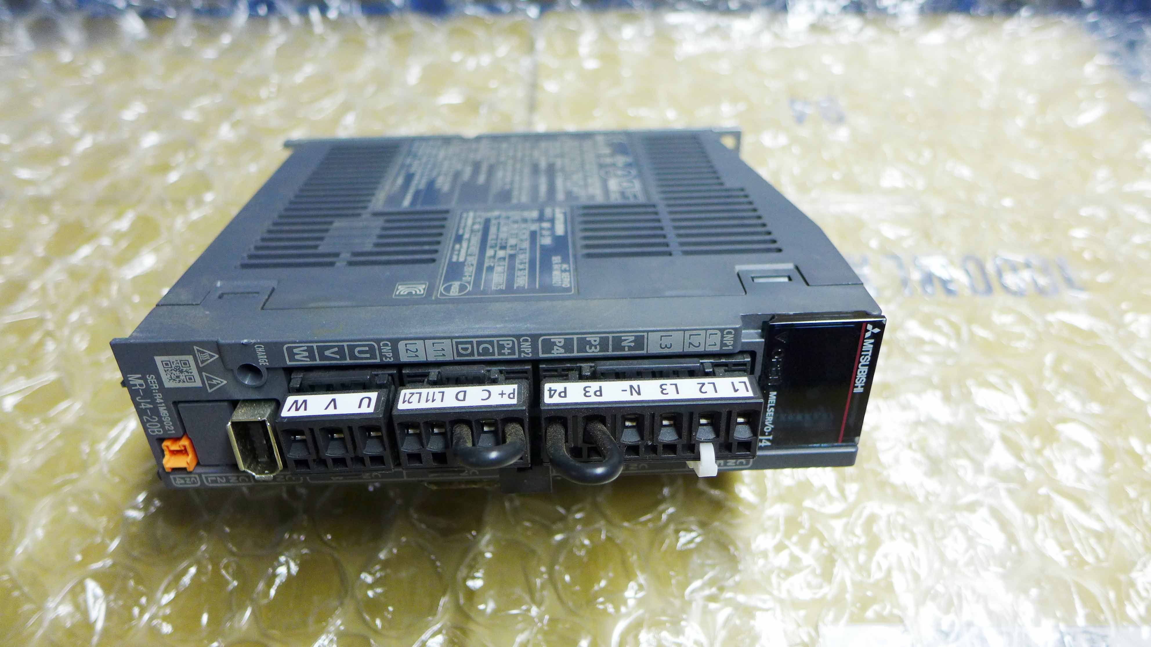 新品 MITSUBISHI/三菱電機 MR-J4-20A サーボアンプ 保証付き