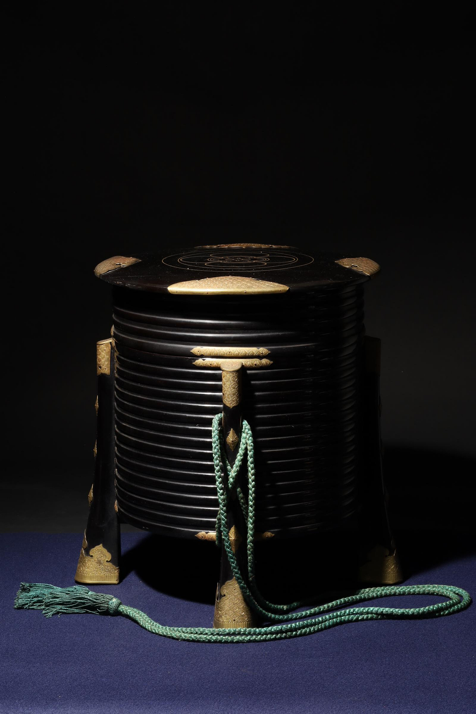2/29結標日本木造漆塗金彩貝桶茶倉茶櫃C020854 –漆碗漆盤漆盒茶箱重箱 