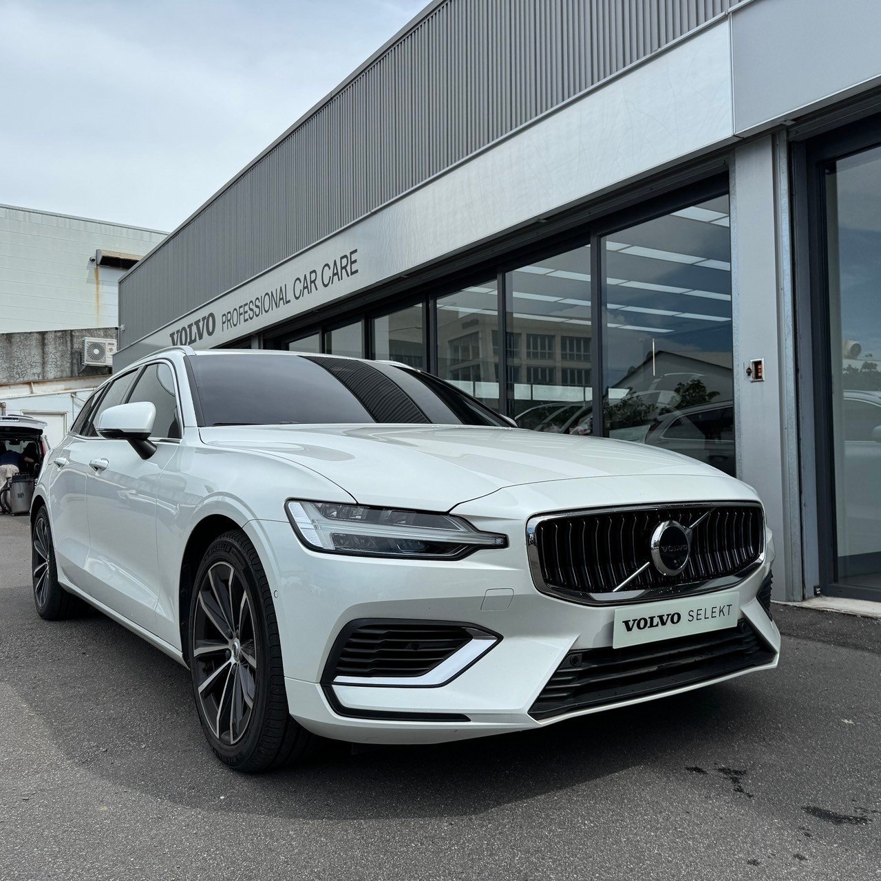 2022 Volvo 富豪 V60