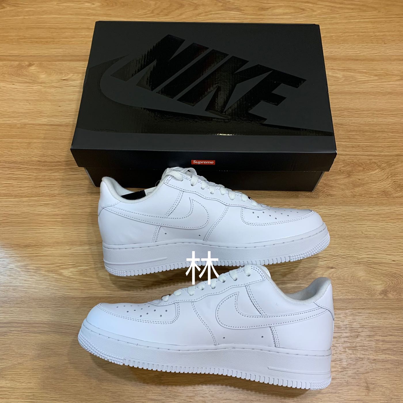 全新Supreme x Nike Air Force 1 Low White 全白小紅標空軍一號聯名