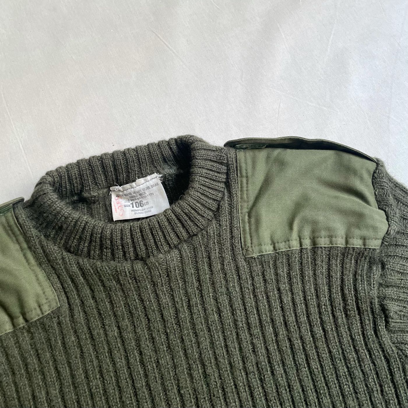 英軍公發80s British Army Wool Round Neck 羊毛混紡OD色圓領毛衣