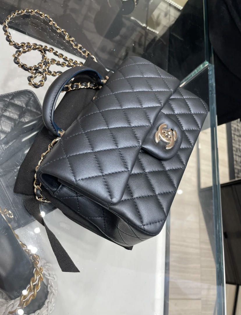 Chanel AS2431 mini flap bag top handle 金屬質感粒紋小牛皮與銀色調金屬 銀/黑 | Yahoo奇摩拍賣