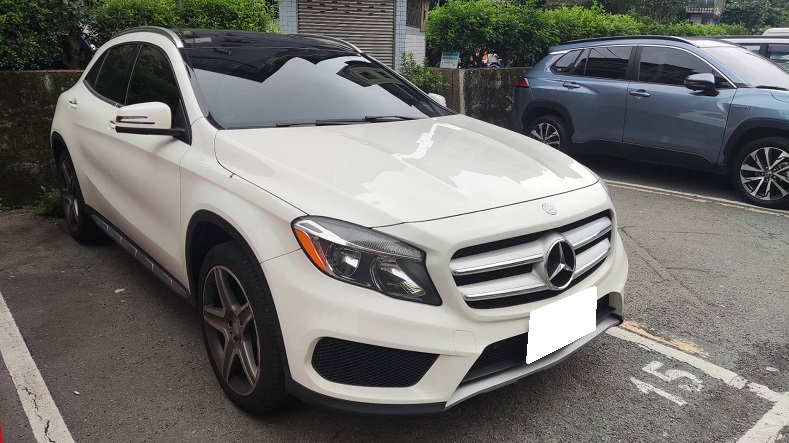 2016 M-Benz 賓士 Gla-class