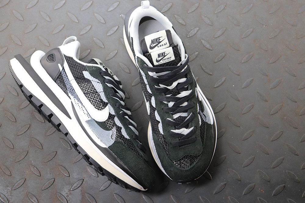 Nike Vaporwaffle Sacai black white US10 | Yahoo奇摩拍賣