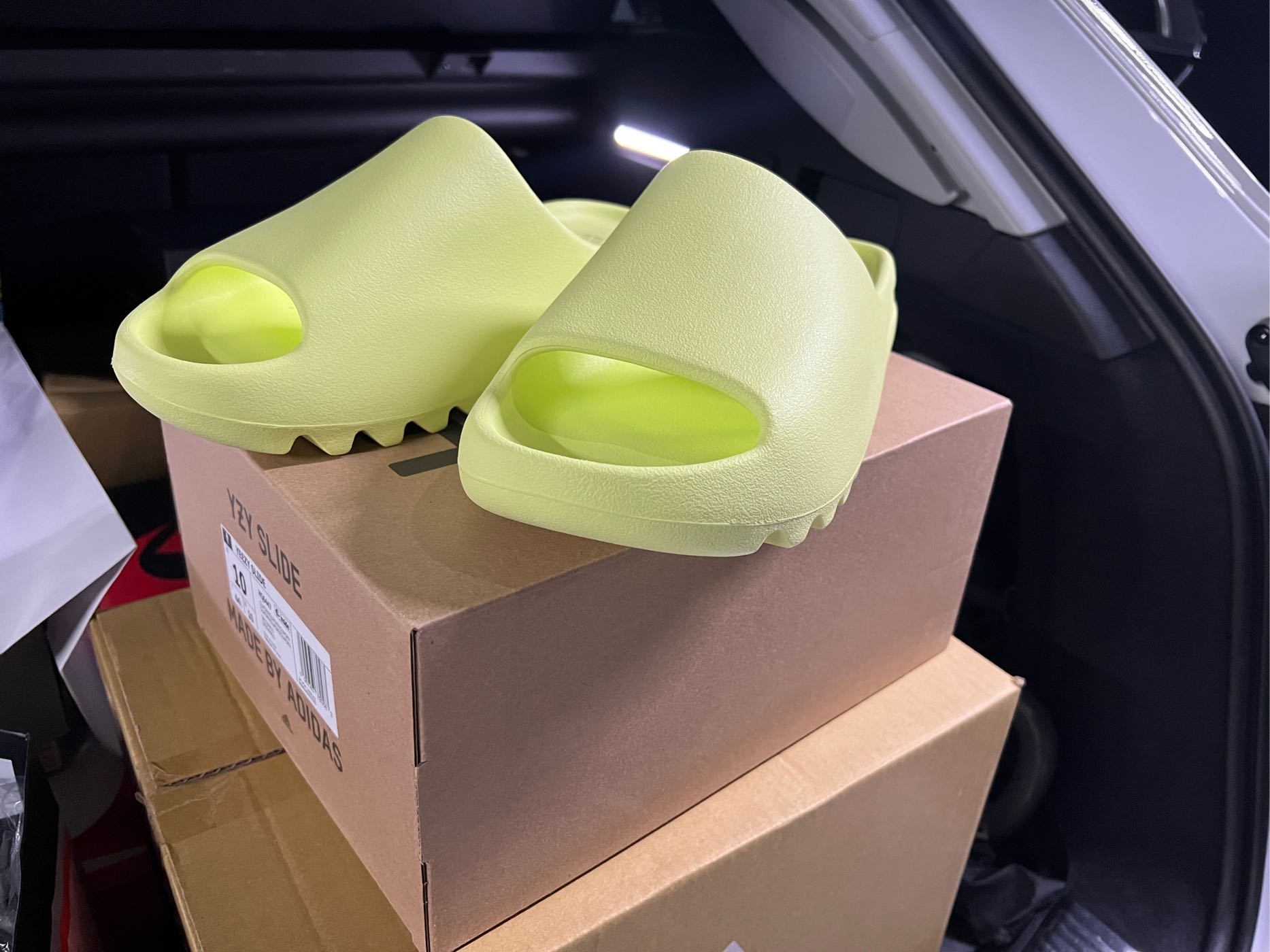 全新Adidas Yeezy SLIDE Glow Green US10 HQ6447 美國公司貨台北可面交