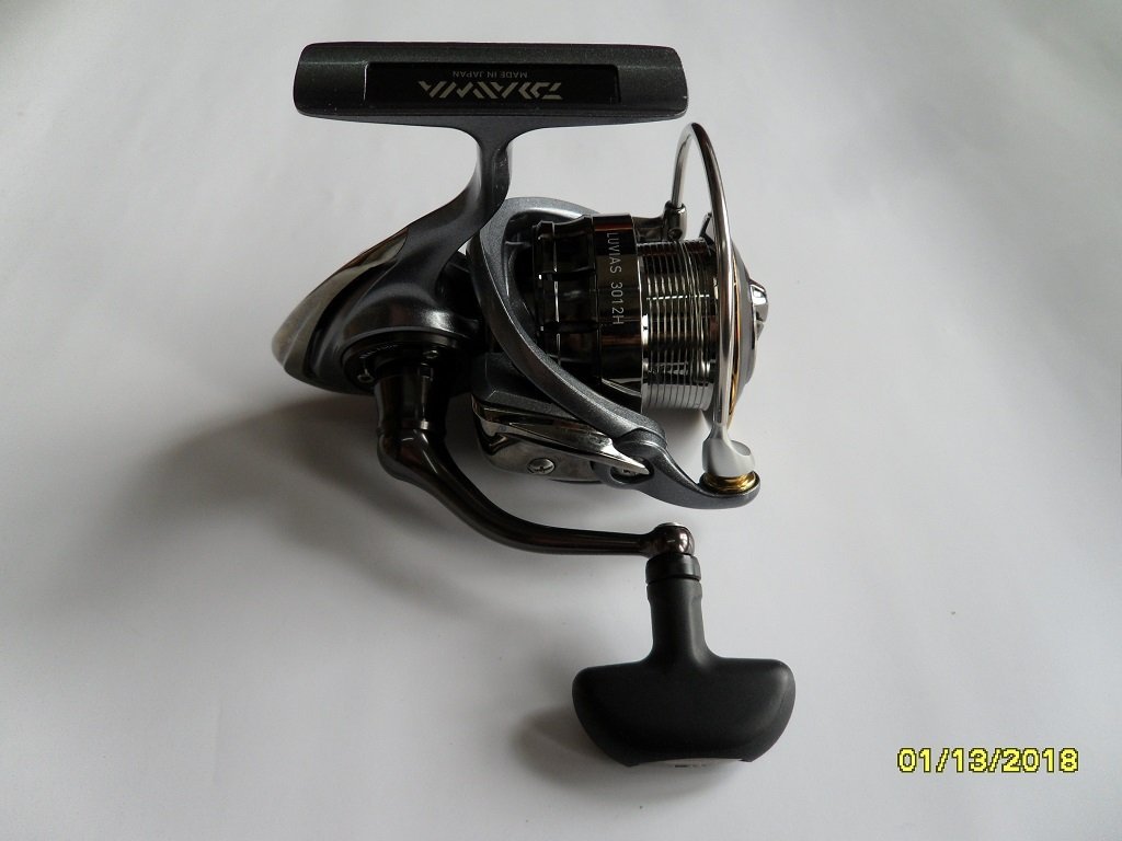 Daiwa 12 Luvias 3012H Spinning Fishing Reel Saltwater Game EXCELLENT+++