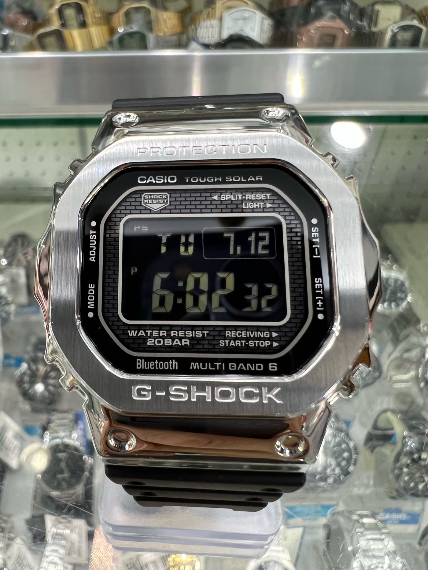 金台鐘錶】CASIO卡西歐G-SHOCK 不鏽鋼搭配樹脂藍牙六局電波太陽能GMW