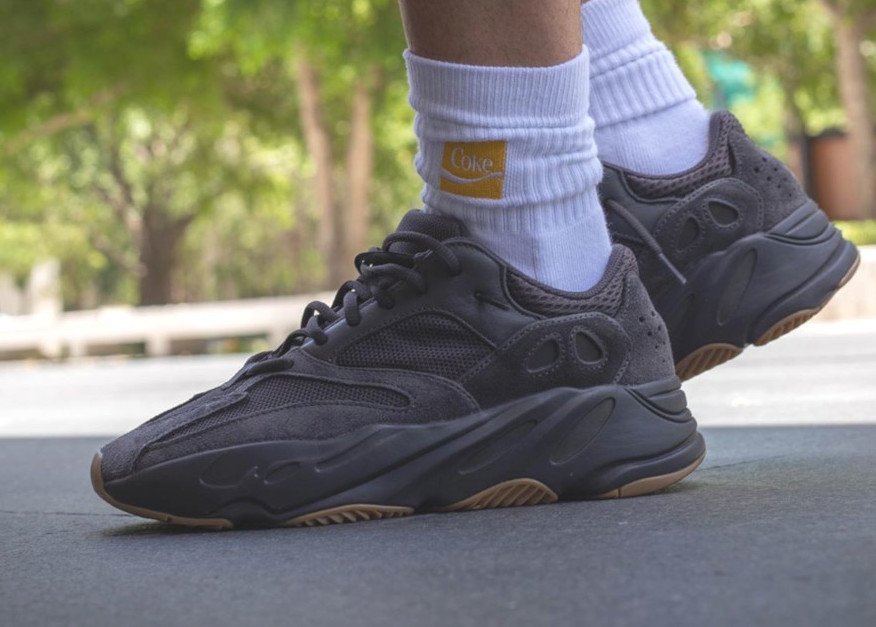 Butler] 優惠代購Yeezy Boost 700 Utility Black FV5304 | Yahoo奇摩拍賣