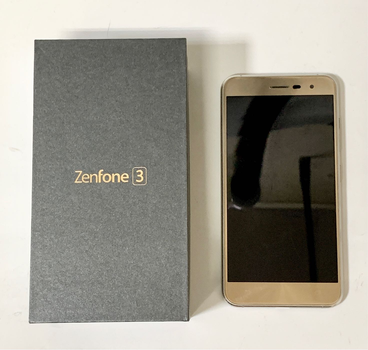 ASUS 華碩ZENFONE 3 32GB ZE520KL 二手美機自售| Yahoo奇摩拍賣