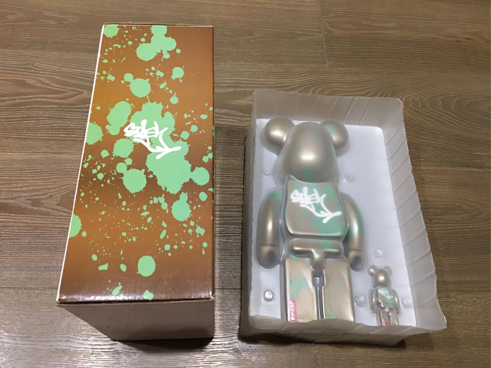 TOYS】BE@RBRICK X STASH X LEVI'S 400% + 100% 500% 全新未擺放未展示