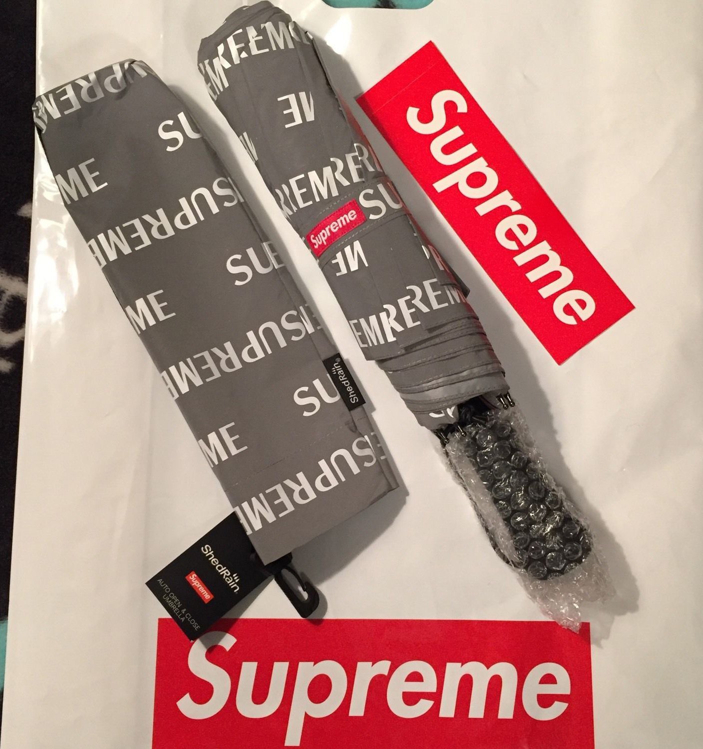 超搶手】全新正品Supreme x ShedRain Reflective Repeat Umbrella 反光