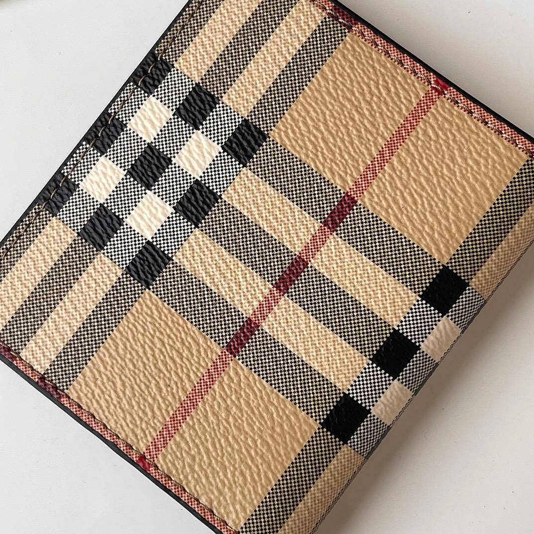 Outlet特惠 Burberry 新款巴寶莉男士短夾 經典格紋卡夾 Vintage復古摩登 粒面小牛皮工藝