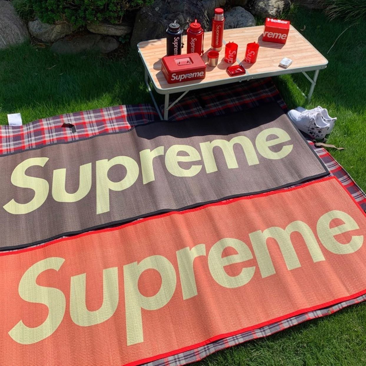 Supreme Woven Straw Mat Red - SS20 - US