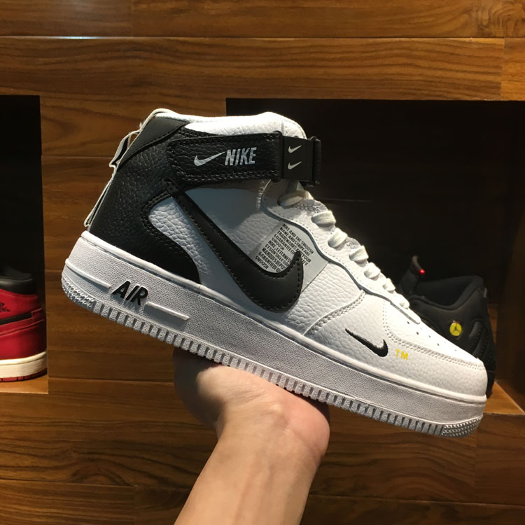 Nike Air Force 1 MID 07 LV8 黑白皮革休閒運動板鞋男女鞋804609-103