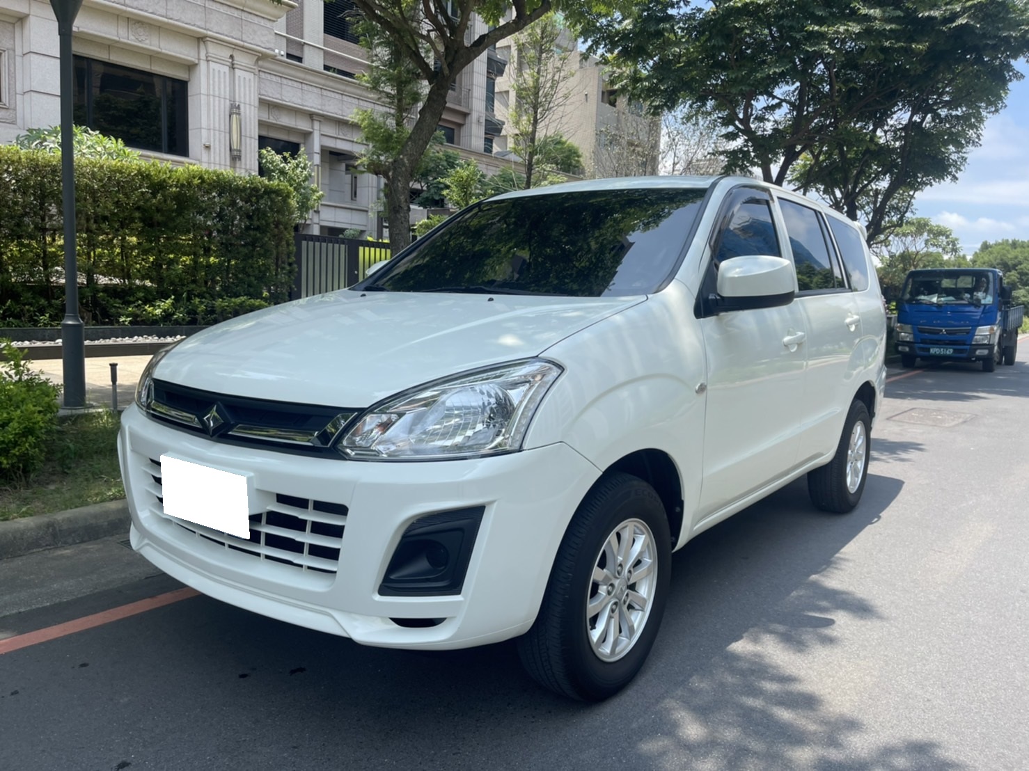 2019 Mitsubishi 三菱 Zinger