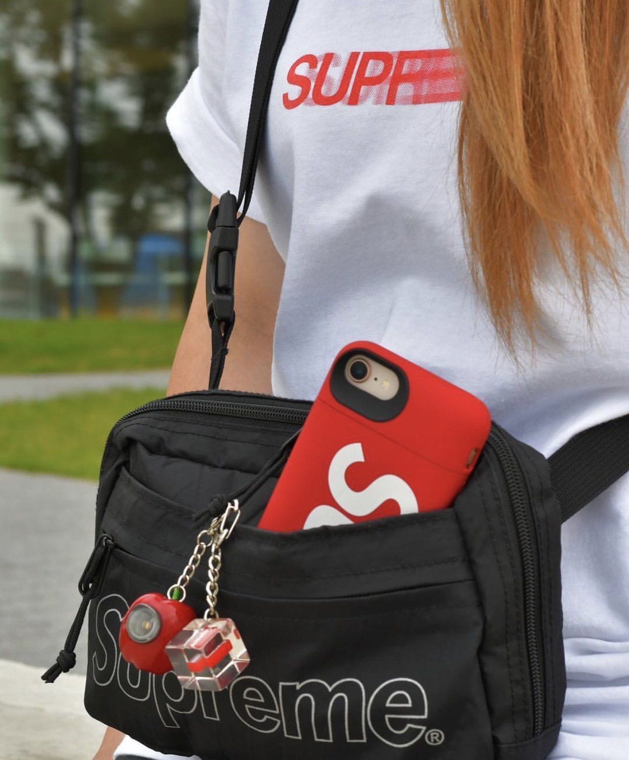 超搶手】全新正品2018秋冬FW Supreme Shoulder Bag 45代45TH 3M反光