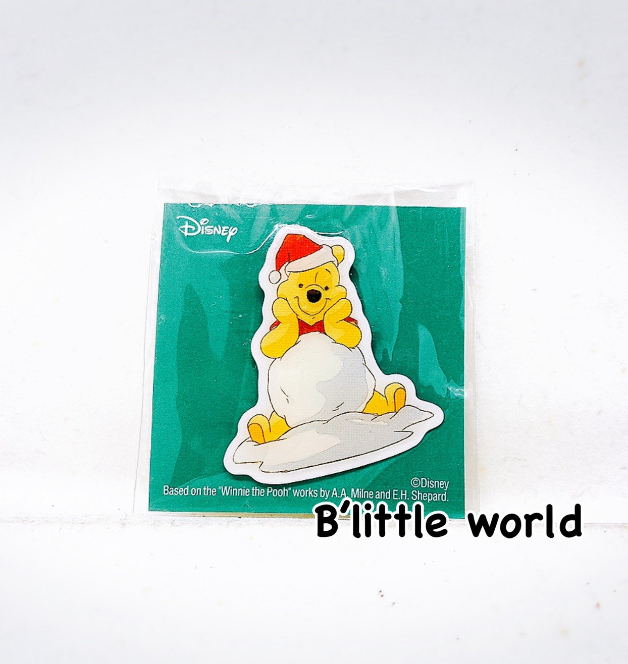 *BLittle World * [現貨] 東京迪士尼專賣店限定商品/維尼聖誕金屬小胸章/東京連線