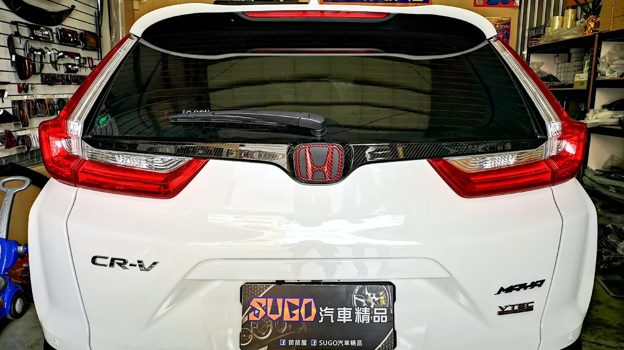 Sugo汽車精品本田honda Crv 5 5 5代專用原廠尾門上飾條黑碳卡夢水轉印 交換件 Yahoo奇摩拍賣