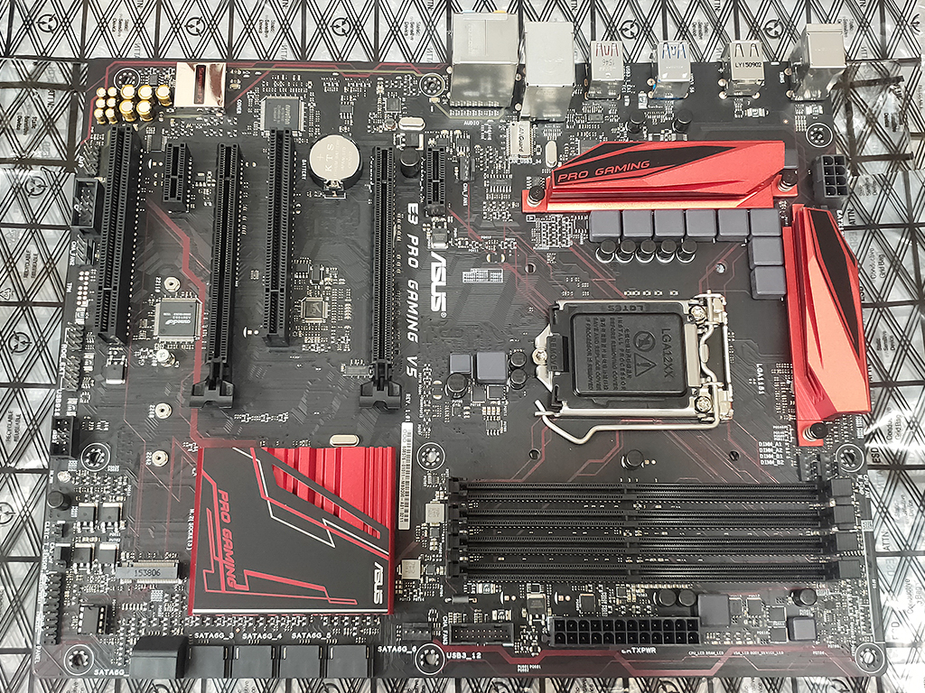 附發票】庫存未上機品ASUS 華碩E3 PRO GAMING V5 DDR4 C232 電競ATX