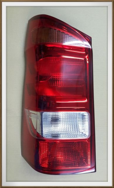 【帝益汽材】BENZ 賓士 VITO W447 廂型車 2015年後 後燈 尾燈 煞車燈 剎車燈 後方向燈 燈泡式