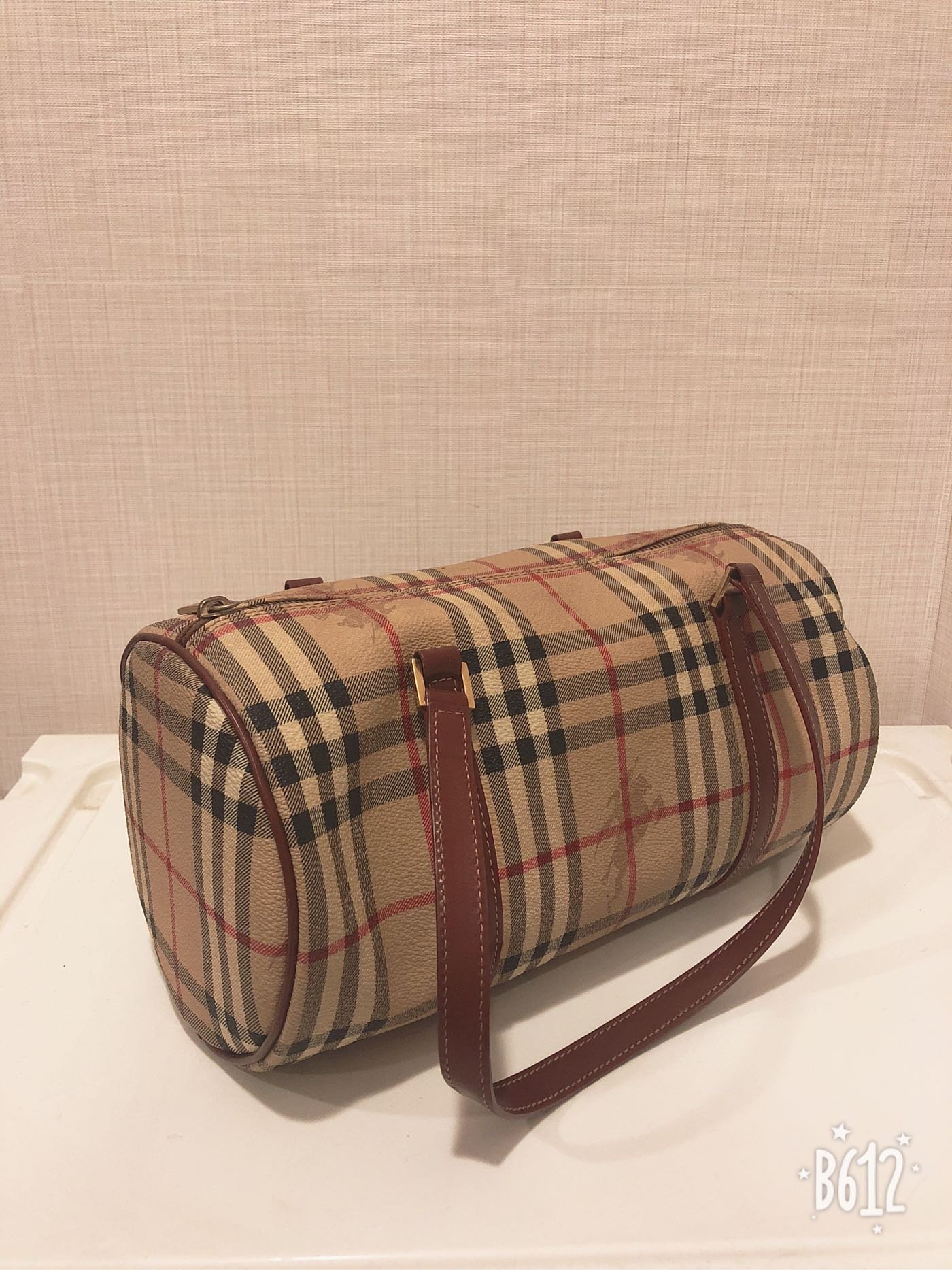 Burberry 》圓筒包專櫃正品包況優| Yahoo奇摩拍賣