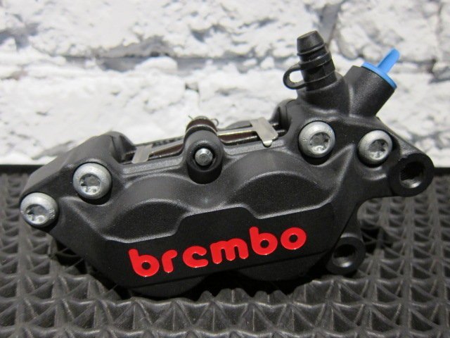 千豐機車精品 BREMBO 黑底紅字 對四卡鉗 右卡 新勁戰 / 三代新勁戰 / GTR / GTR AERO