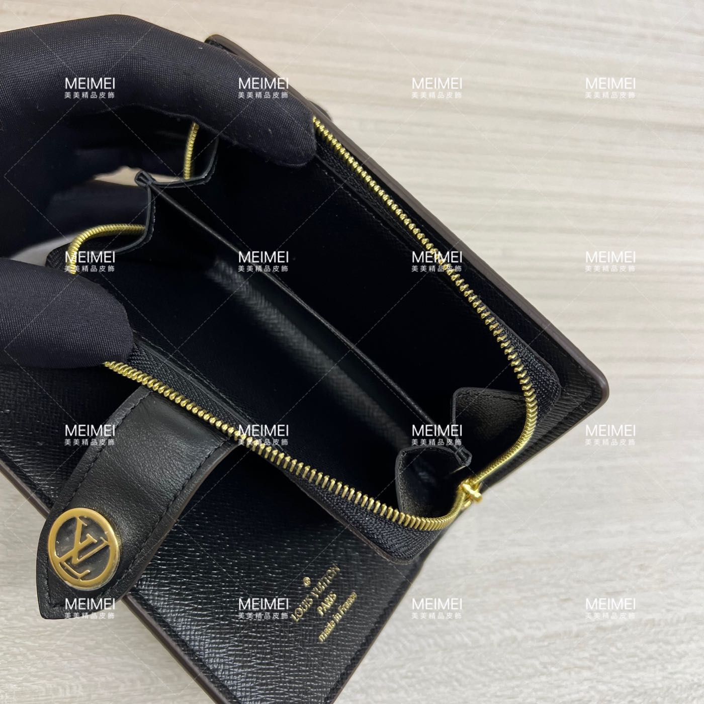 Louis Vuitton MONOGRAM Juliette wallet (M69432)