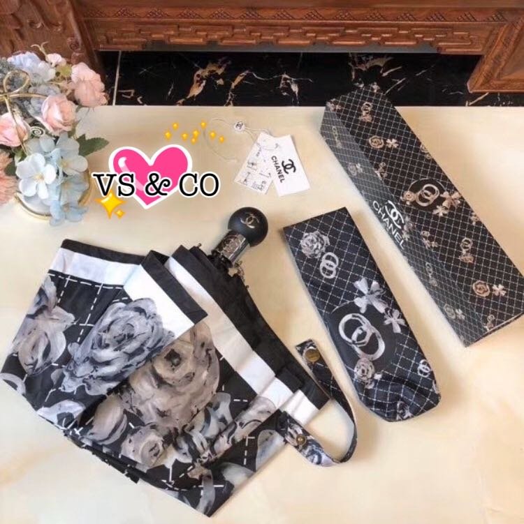 ❤️VS &amp; CO ❤️美國outlet代購 Chanel 專櫃滿額加購 山茶花輕量級晴雨兩用雨傘 折疊傘遮陽傘