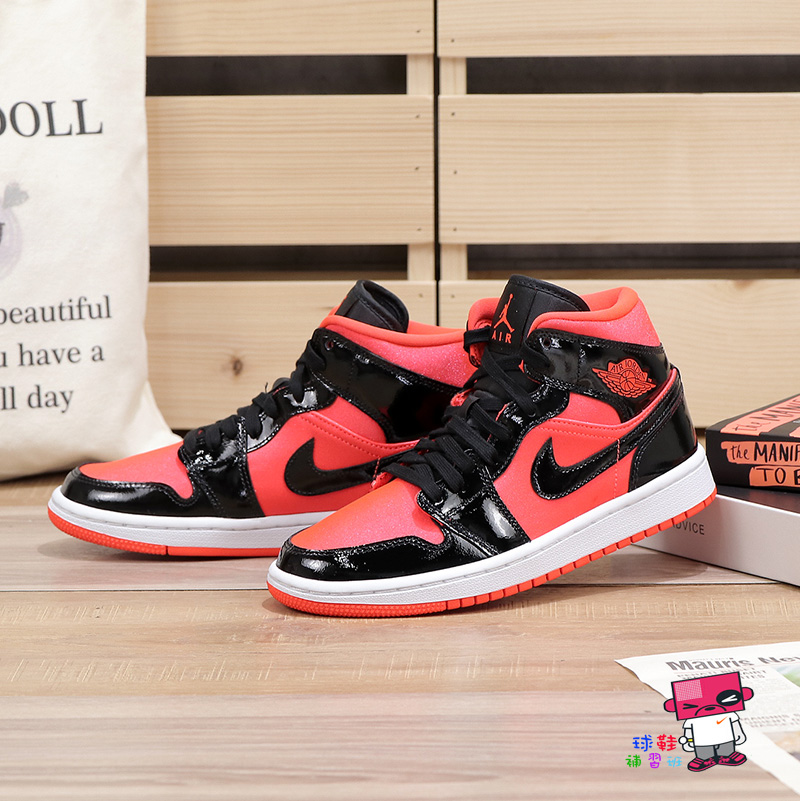 球鞋補習班NIKE AIR JORDAN 1 MID BRED 女生亮皮黑紅絲綢AJ1 BQ6472 