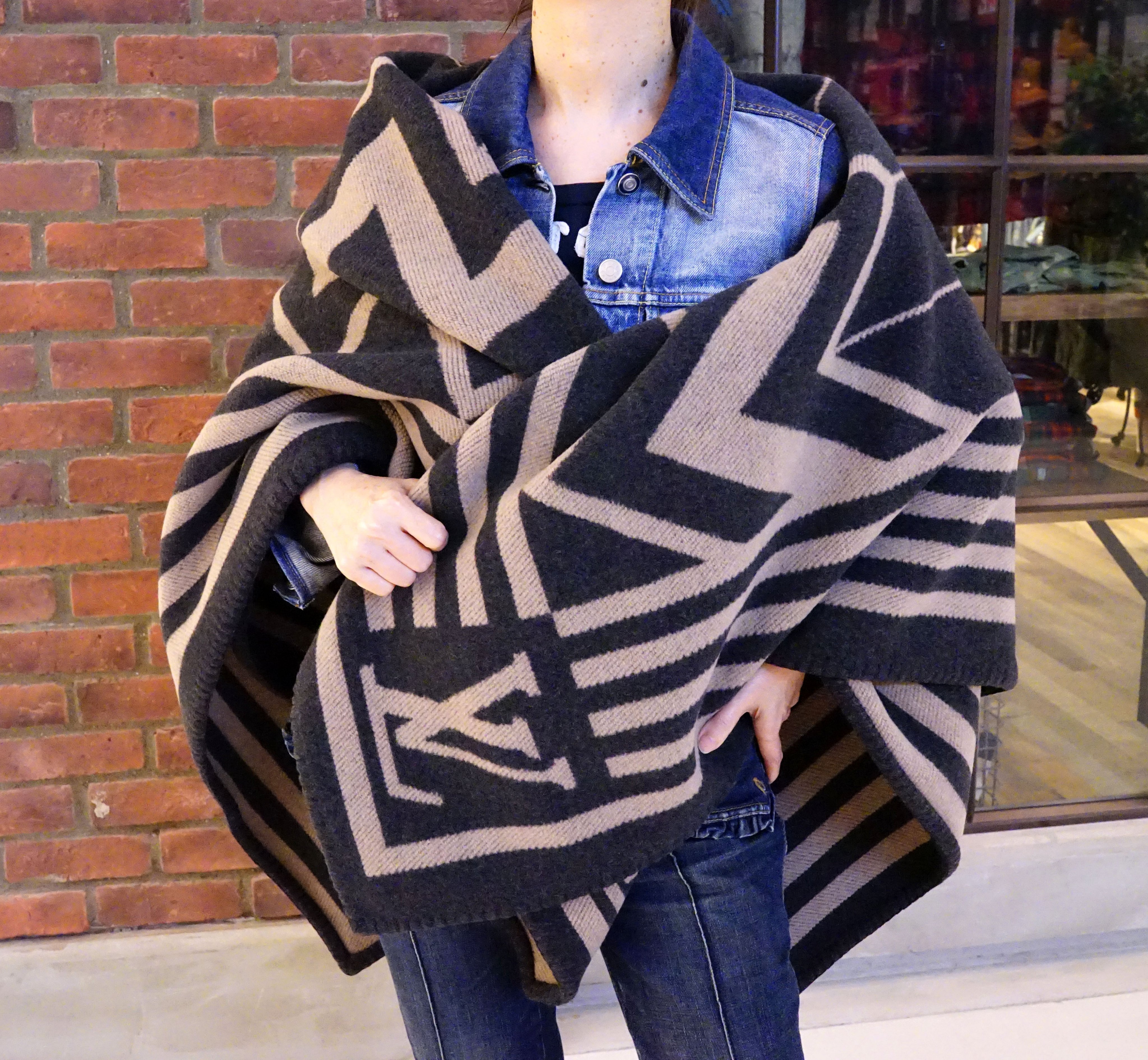 Louis Vuitton Black & Blue Wool & Cashmere Karakoram Blanket