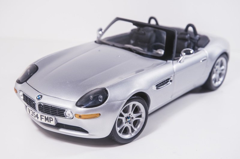 盒裝1/18 007 BMW Z8 明日帝國汽車模型| Yahoo奇摩拍賣