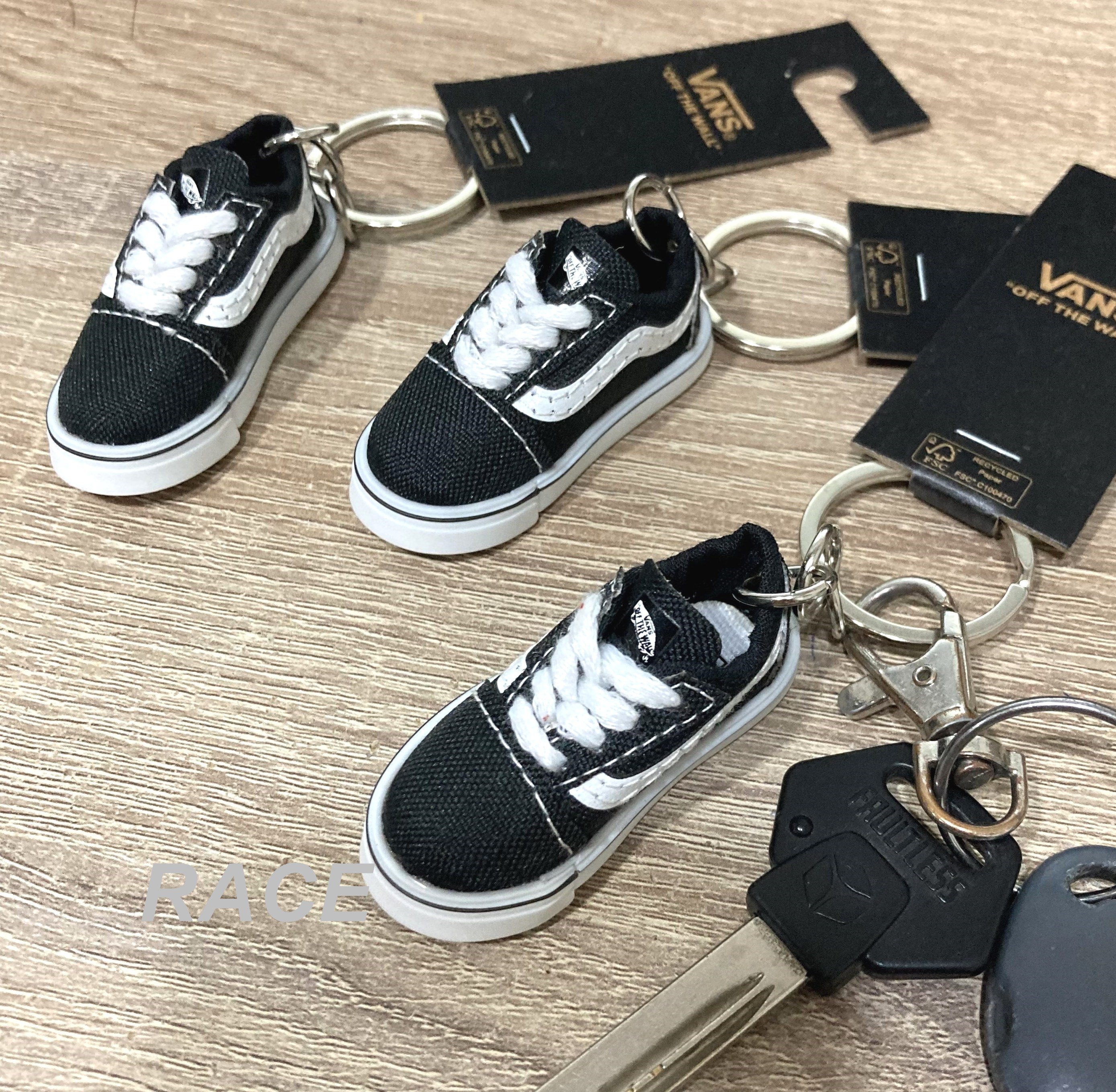 正規品販売! vansキーホルダー agapeeurope.org