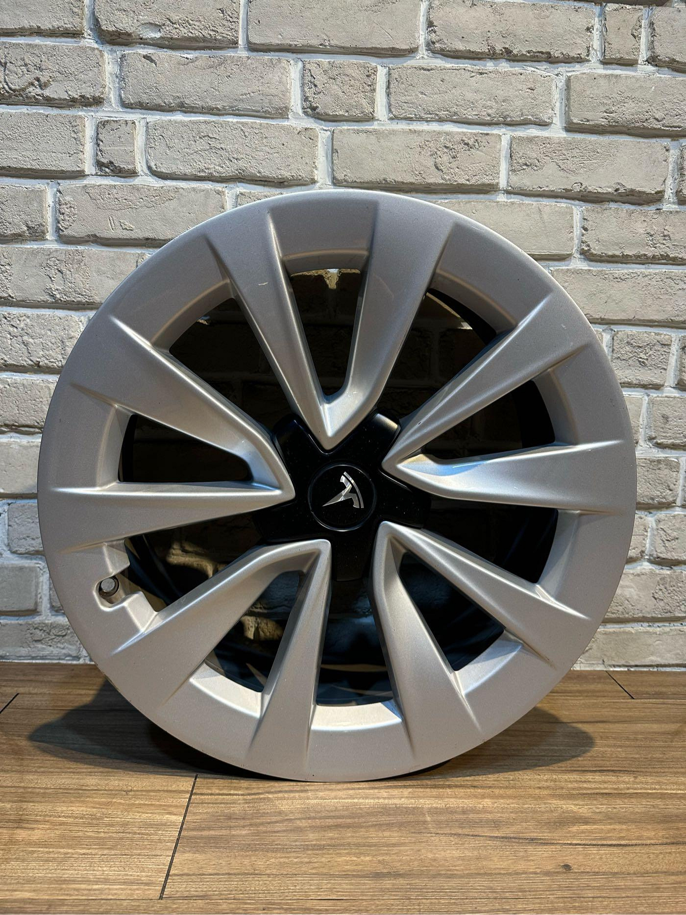 國豐動力 TESLA MODEL 3 原廠19吋鋁圈 5x114.3 ET35 8.5J 未含輪胎 中古美品 只有二個