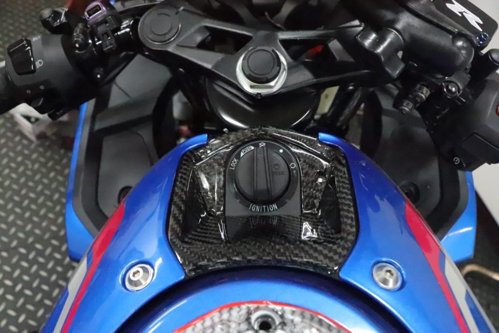 MOS GSX R150 R 150 GSXR 卡夢 碳纖維 鎖頭飾蓋 鎖頭蓋 開關飾蓋 卡夢鎖頭蓋 卡夢開關飾蓋小阿魯