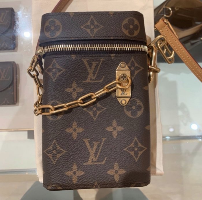 LOUIS VUITTON LOUIS VUITTON Phone box shoulder crossbody bag pouch M68791  Epi White Used LV M68791