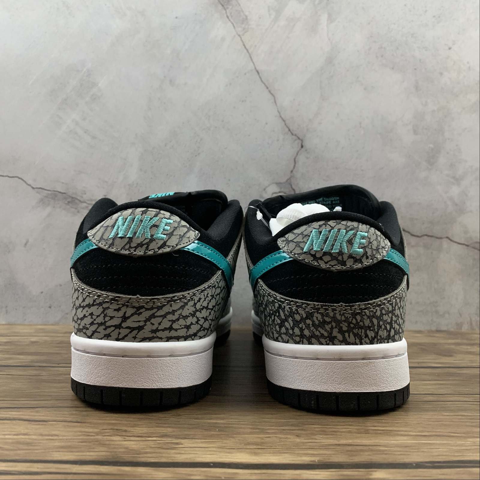 致敬經典。NIKE SB DUNK LOW PRO ATMOS ELEPHANT 爆裂紋 灰白黑 BQ6817-009