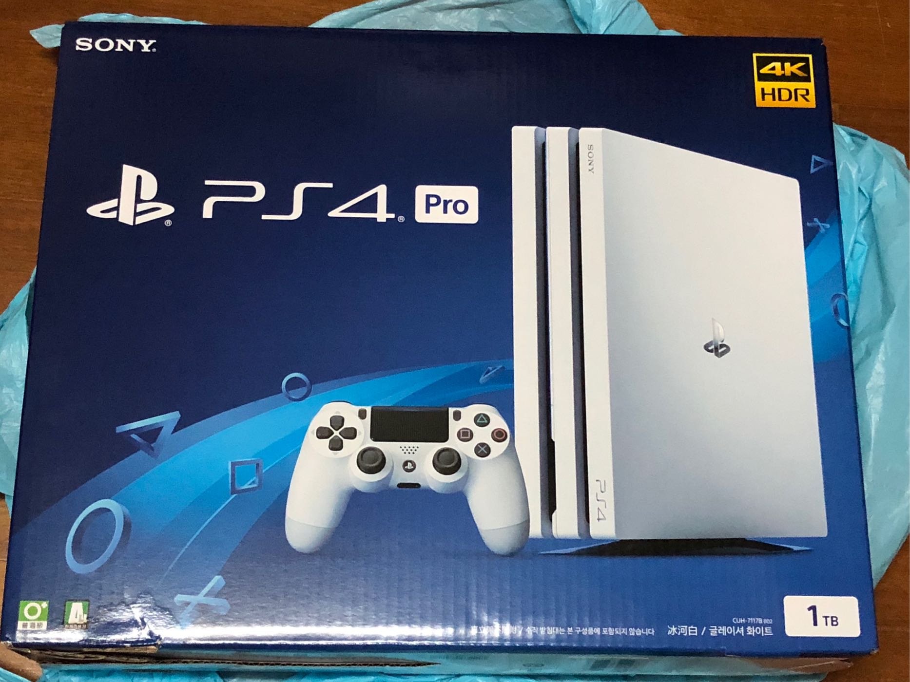 PS4Pro CUH-7100B 1TB ホワイト-