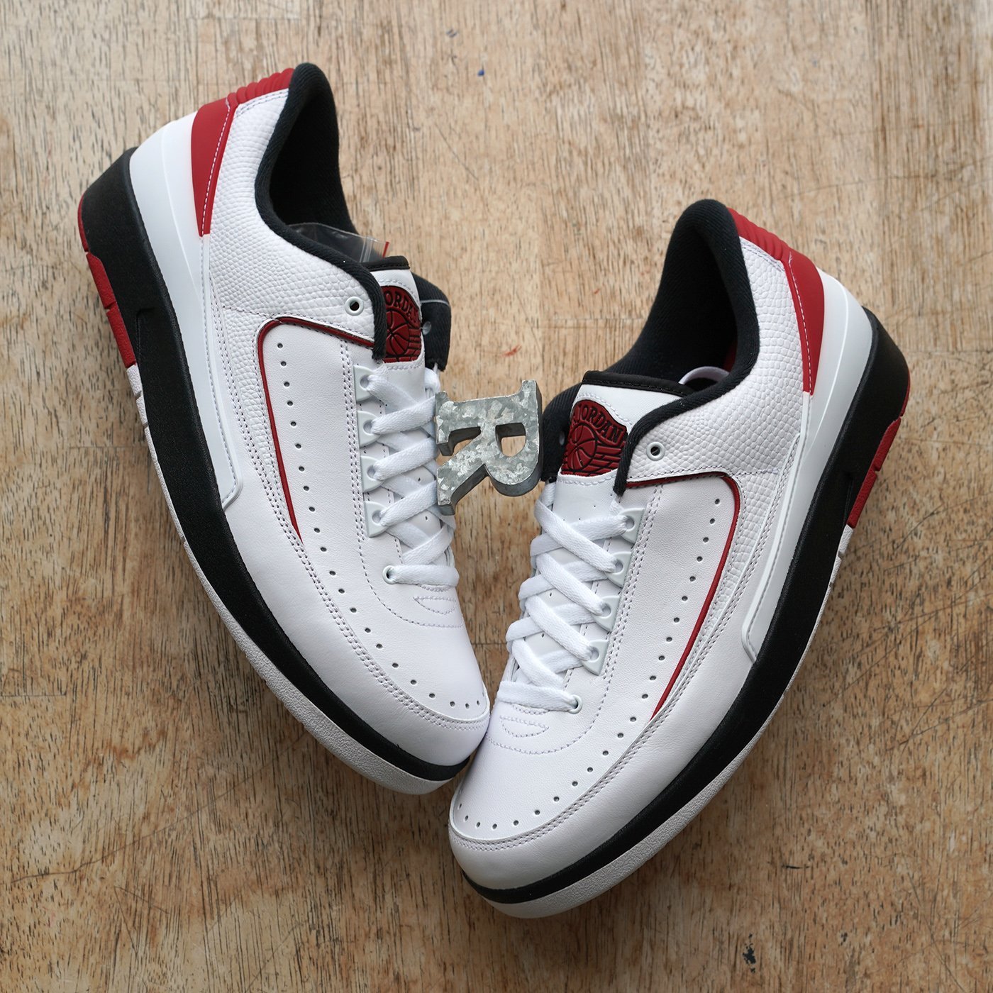 R'代購Nike Air Jordan 2 Retro Low Chicago Bred紅白832819-101