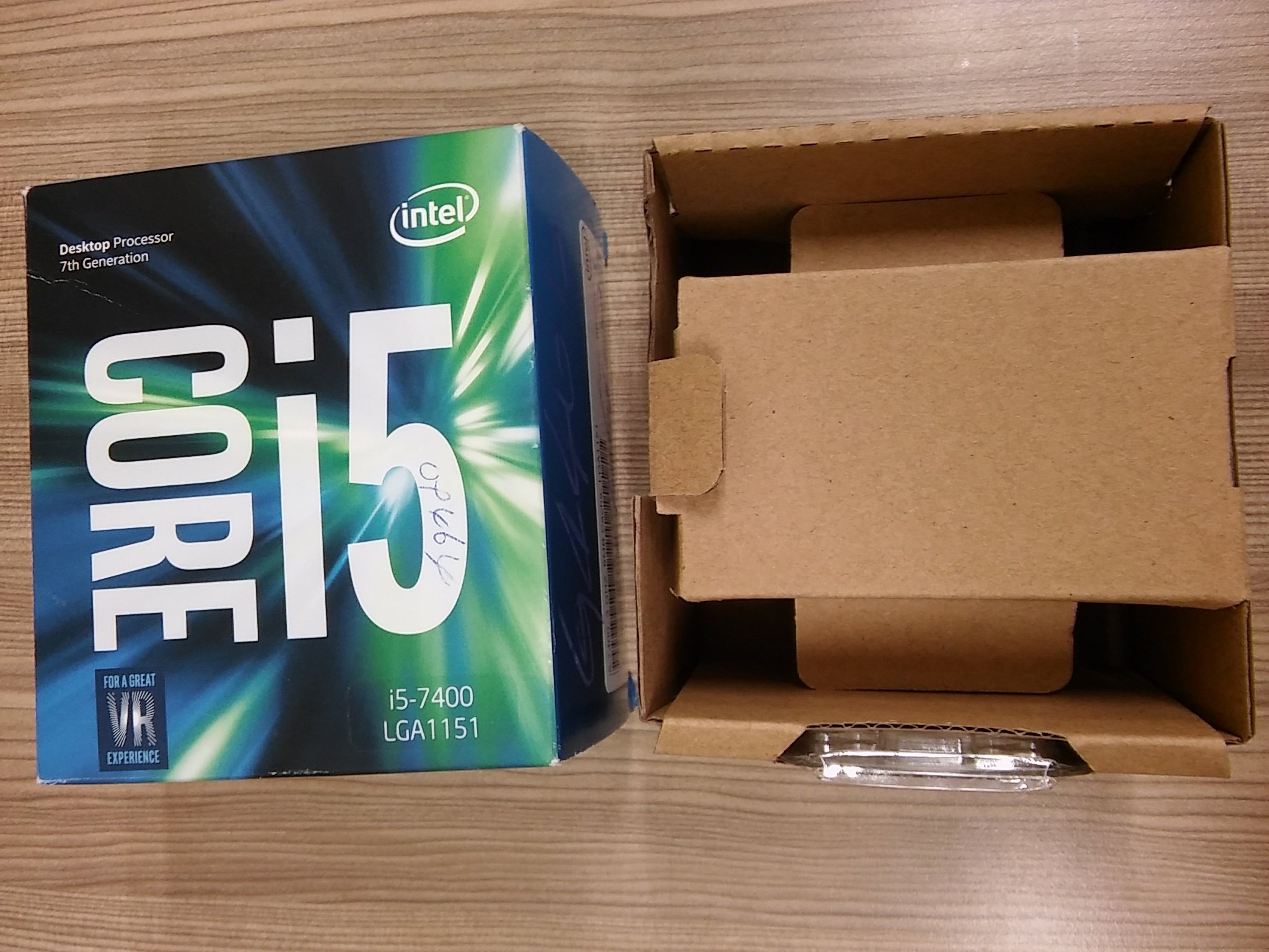 intel core i5-7400 空包裝盒(有聯強盒裝cpu服務保固卡貼紙)沒CPU哦