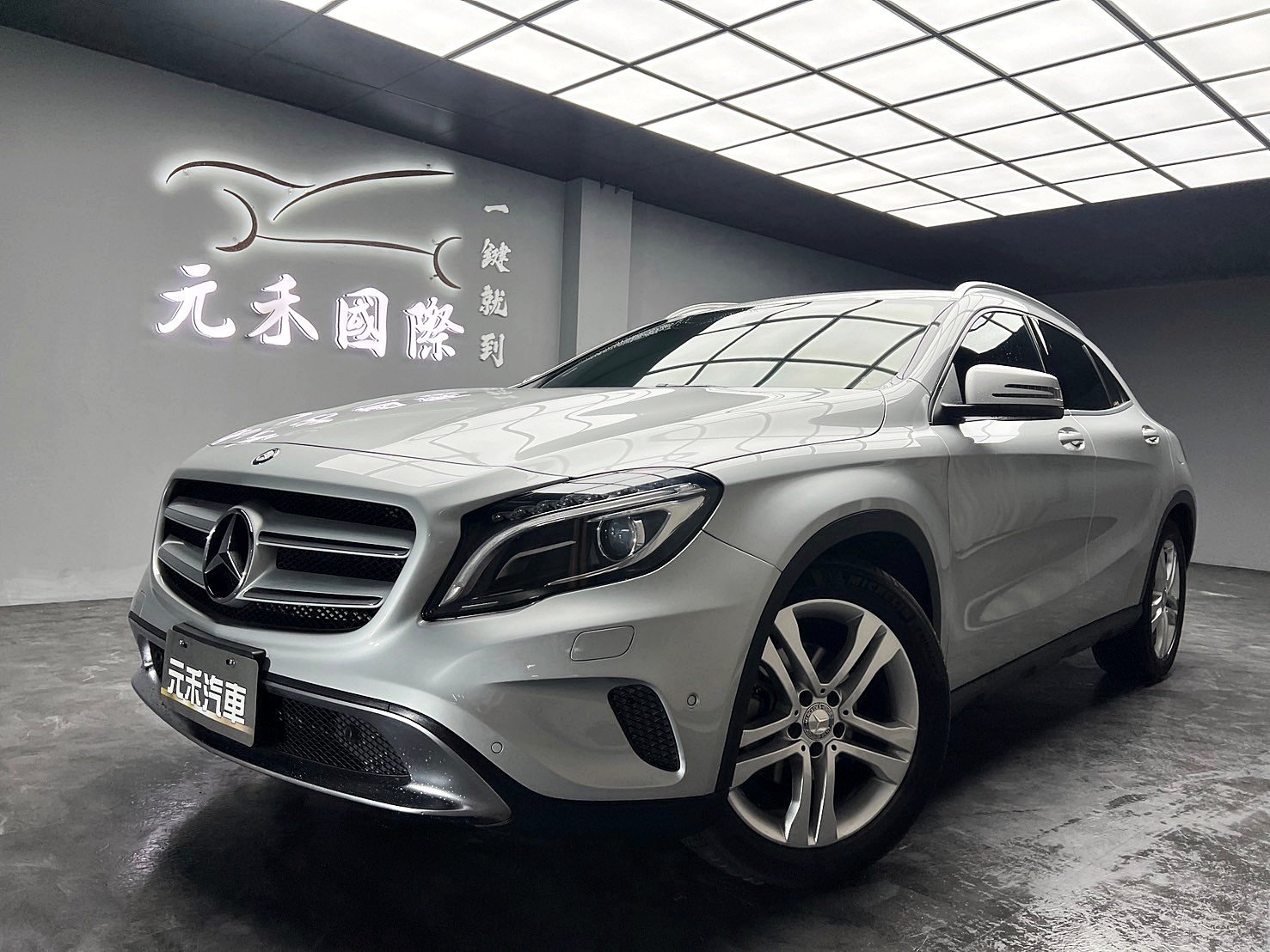 2016 M-Benz 賓士 Gla-class