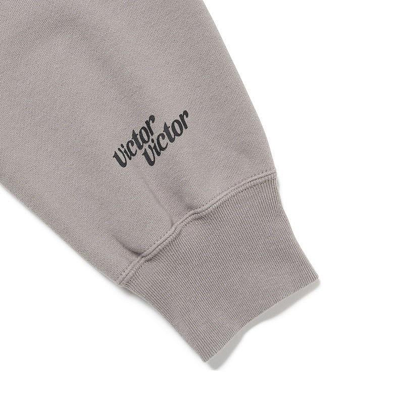 もう少し悩んでみますVictor VictorのSWEAT HOODIE