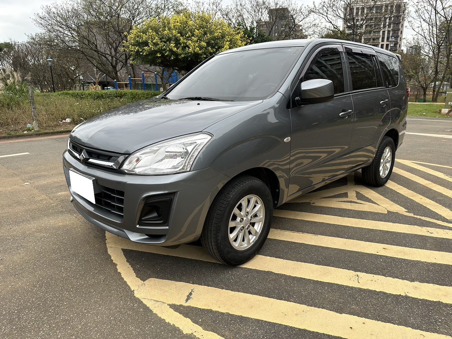 2018 Mitsubishi 三菱 Zinger