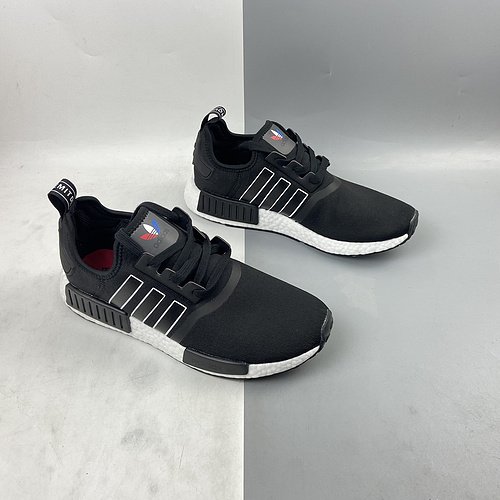 iShoes正品 Adidas NMD_R1 情侶鞋 黑 白 穿搭 舒適 流行 百搭 撞色 運動 休閒鞋 GW2540