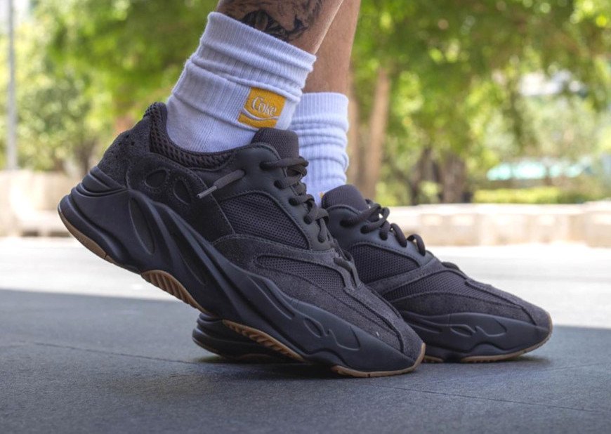 Butler] 優惠代購Yeezy Boost 700 Utility Black FV5304 | Yahoo奇摩拍賣